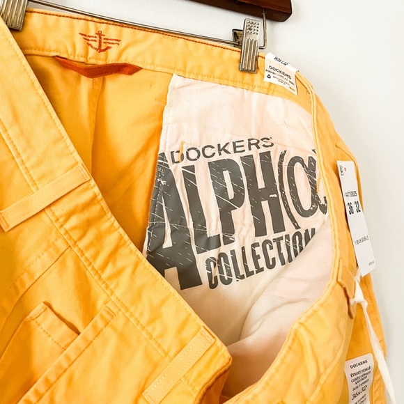 NEW Dockers The Broken In Alpha Khaki Slim Tapered Pant - Picture 5 of 8